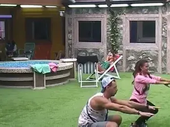 Мария показа как поддържа стегнато си барабанче и във „ВИП Брадър“! (Видео)