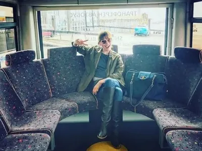 Мила Йовович води мъжа и децата си в България