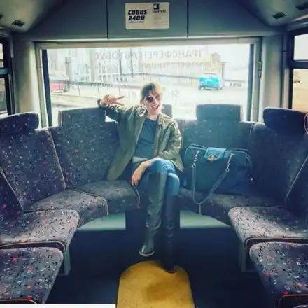 Мила Йовович води мъжа и децата си в България