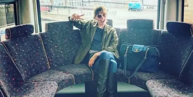 Мила Йовович води мъжа и децата си в България