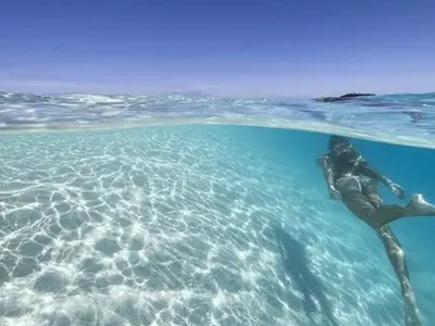 Мистериозен шейх щрака дупето на Харизанова и пилее хилядарки за скъпите й пътувания (СНИМКИ)