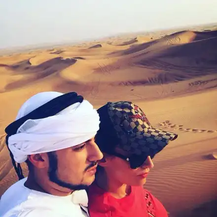 Наско води Джена на воаяж в пустинята