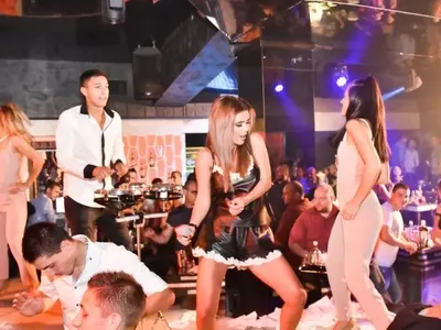 Невиждана еуфория по Мария! Пред клубовете я чакат опашки от фенове до ранни зори (Ето ЗАЩО)