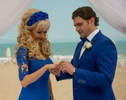 Палавник! Мъжът на Мисис Баба свалял фолк певицата Рени