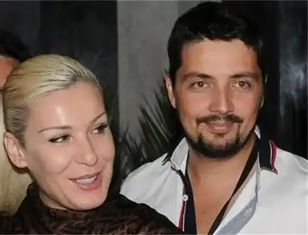 ПОТРЕС! Мъжът на Гала зарязал 3-месечното си бебе заради нея! ТВ звездата тормозела бившата жена на гаджето си с грозни съобщения (Подробности)