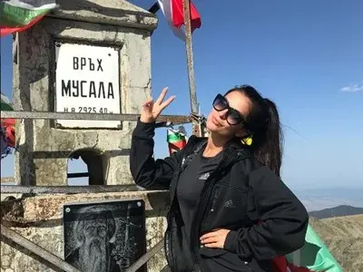 Преслава брои 10 бона да катери Еверест (Всичко за мераците й да покори върха)