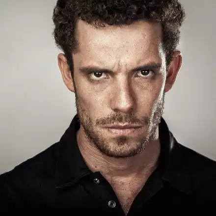 Приятели спасяват Явор Бахаров от мизерия