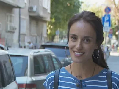 Радина е неузнаваема от глад и недоспиване, тежи критичните 42 кг.