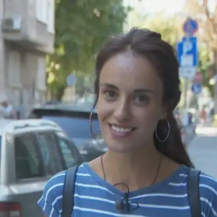 Радина е неузнаваема от глад и недоспиване, тежи критичните 42 кг.