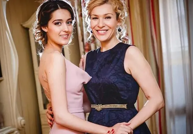 Щерката на Гала със сериозни хранителни проблеми? (Подробности)