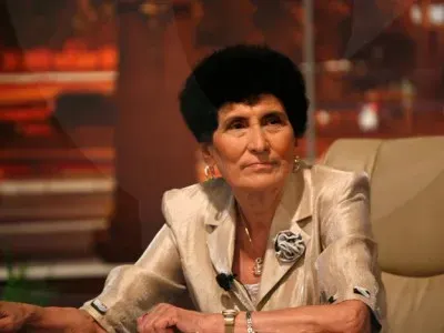 Слави изпрати фамилията на почивка! Мама Здравка се кефи на макс на околосветско пътешествие (Снимка в галерия)