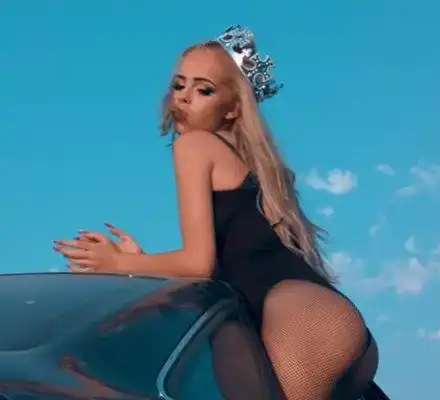 Сузанита иззлобя: Вие сте нищо, аз съм певица! (Вижте как обижда наред)