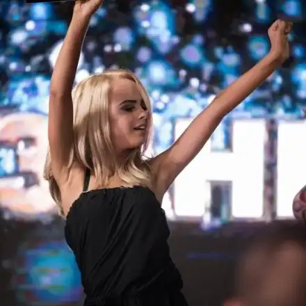 Сузанита вършее сама по кръчмите, качи си цената с 400 лева