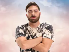 Тото зарязва футбола заради тежка контузия! Рапърът от „ВИП Брадър” крие гаджето си
