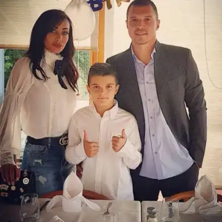 Валерко май няма да се връща от Швейцария! Хлапето зарязва майка си, ще живее с Дъртото коте