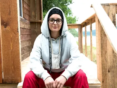 Военни щерки излизат на дуел във „Фермата“