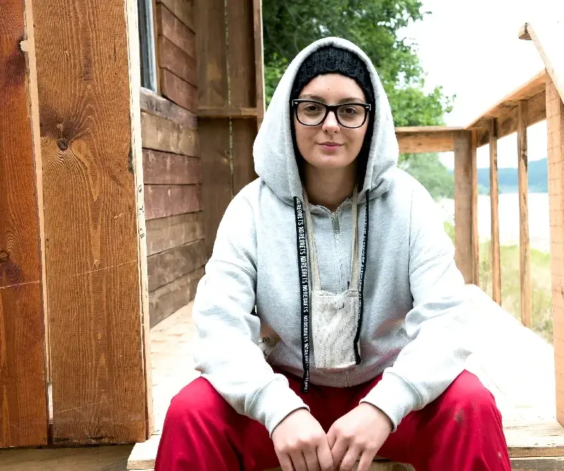 Военни щерки излизат на дуел във „Фермата“