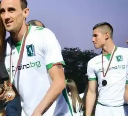 19-годишна танцьорка развежда футболен национал! Йордан Минев пръснал десетки хиляди евро по новата си изгора