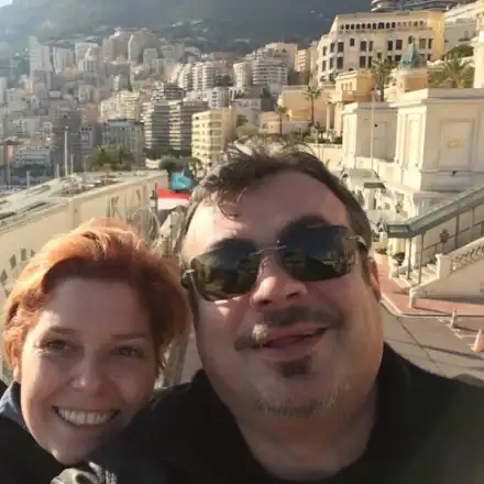 Алекс Сърчаджиева в депресия! Актрисата рухна заради болестта на мъжа си