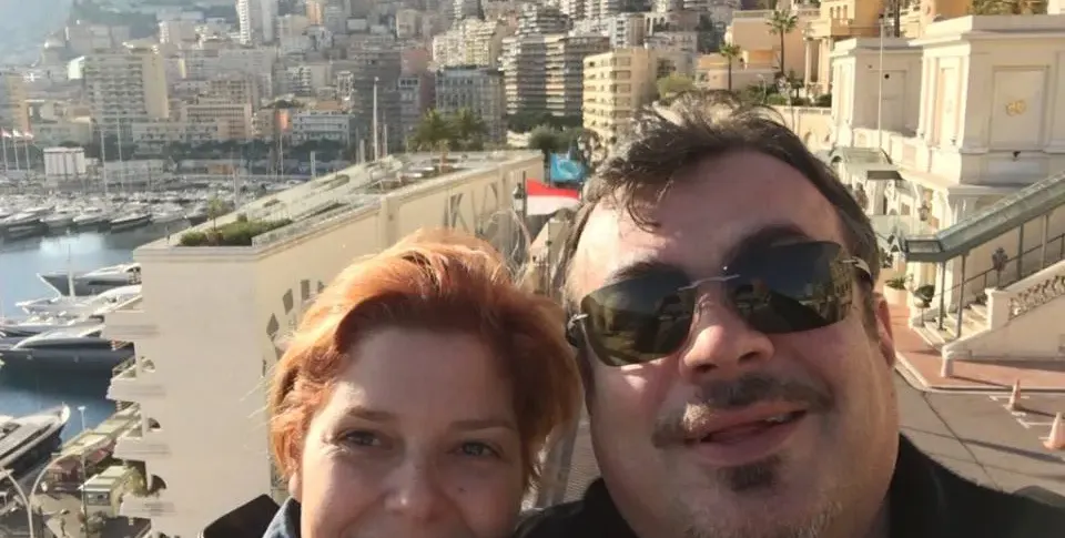 Алекс Сърчаджиева в депресия! Актрисата рухна заради болестта на мъжа си