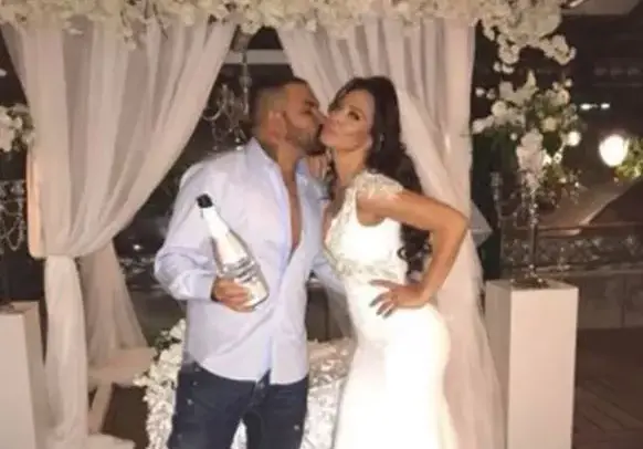 Азис избяга от сватбата на Маги Желязкова, „отчете“ се само с бутилка шампанско и снимка