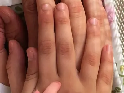 Бившата жена на Люси роди от пилот(Снимки)