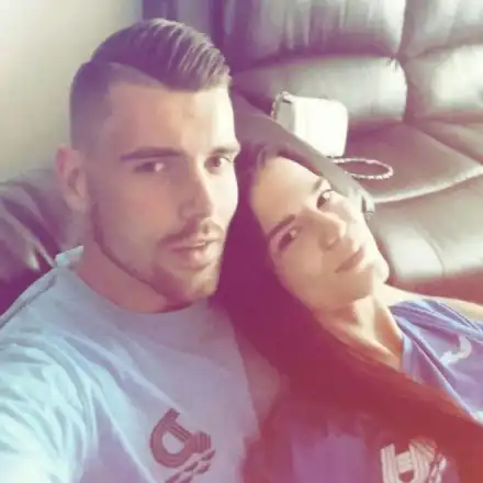 Бившата на Илиян залюби футболист, вратарят гледа сина на Тупалката