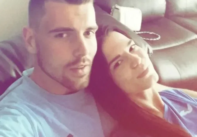 Бившата на Илиян залюби футболист, вратарят гледа сина на Тупалката