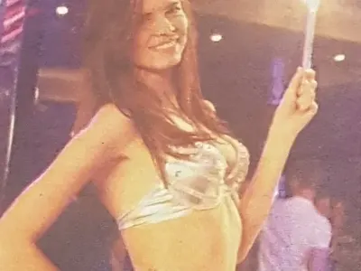 Бившата на Тупалката заработва в чалготеката на Коцето, кълчи се без свян по оскъдно облекло  (Фото)