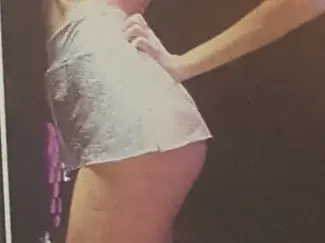 Бившата на Тупалката заработва в чалготеката на Коцето, кълчи се без свян по оскъдно облекло  (Фото)