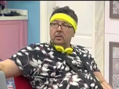 Близки на Шеф Петров: Обожава да се облича като жена! Разхожда се с рокли и токчета вкъщи