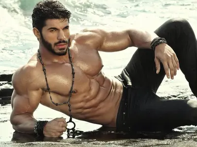 Часове преди сватбата на Фики: Огромен компромат съсипва брака му! Вижте какво скандално видео обикаля хайлайф средите