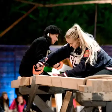 Черна нинджа отвя Божидара Бакалова във „Фермата“