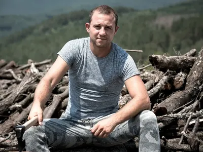 Дърводелецът Станислав от „Фермата“ ще става дизайнер