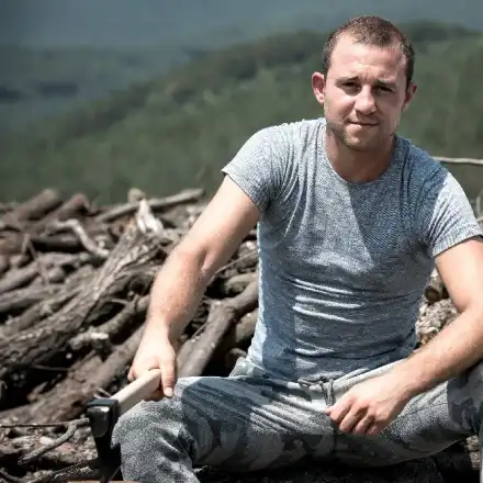 Дърводелецът Станислав от „Фермата“ ще става дизайнер