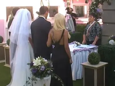 Една и съща венча Фики и Лудия репортер