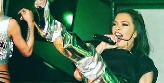 Галена, какъв е този пример, който даваш на младите? (Виж цялото фото в галерия)