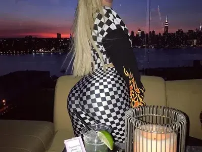 Гери-Никол емигрира в САЩ,  драпа за световна кариера