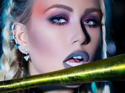 Гери-Никол си резна и носа (Снимки)