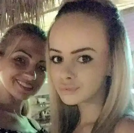 Голяма драма! Майката на Сузанита ексклузивно обяви пред „Папараци\": Славата на дъщеря ми ми докара рак!