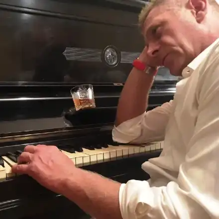 Юлиан Вергов слезе от мотора, яхна музиката