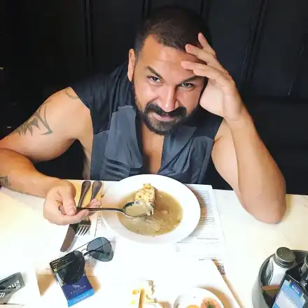 Излезе мейкинг към „Мотел“-ът на Азис