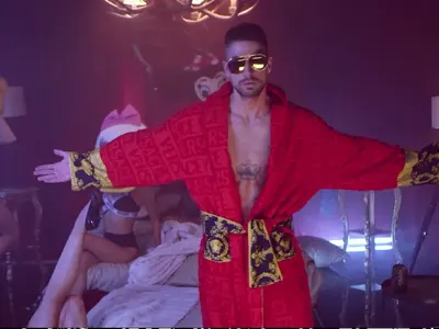 Жоро разсъблече топ красавици за новия си клип „Високо напрежение“