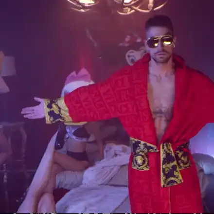 Жоро разсъблече топ красавици за новия си клип „Високо напрежение“