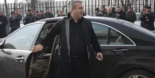 Коко Динев юрка нов поръчков мерцедес самотен из столицата