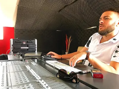 Криско с пикантни подробности за живота си