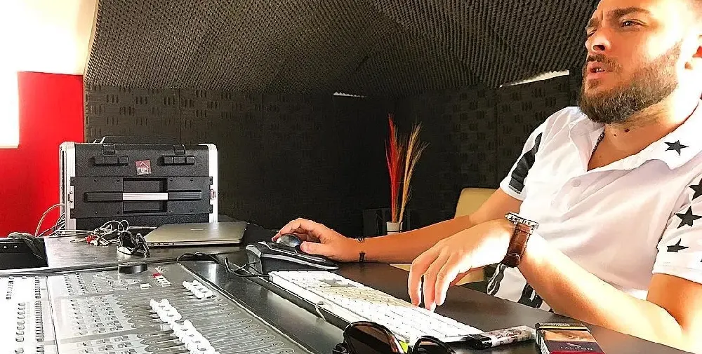 Криско с пикантни подробности за живота си