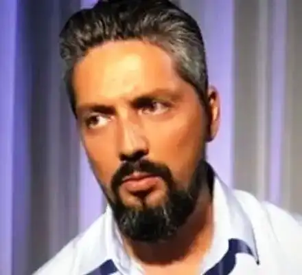 Мъжът на Гала с овча глава