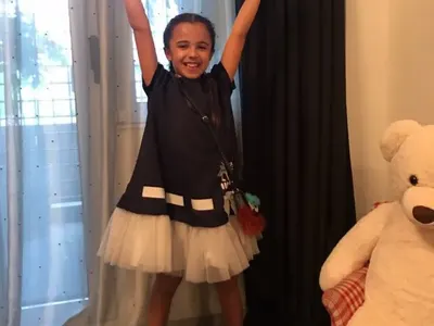 Марая на Мария се маскира като дъщерята на Мортиша Адамс за Хелоуин (Виж и арт картичката й за маскарада)