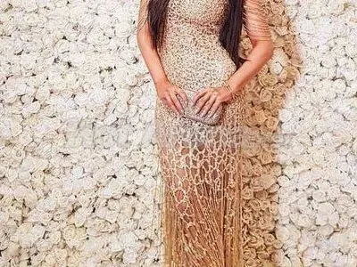 Само в HotArena: Първи кадри от сватбата на Фики! Ето я булчинската рокля на Гюлджан. Вижте как се облякла и кумата Галена (Папарашки снимки + ВИДЕО)